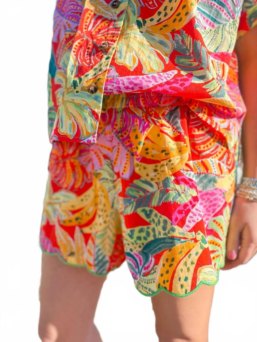NEW KARLIE palm banana scallop shorts in yellow